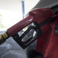 Entram hoje (7) em vigor os novos preços da gasolina e do óleo diesel. O reajuste da gasolina é de 3%. Já o aumento do diesel será de 6%. (Marcelo Camargo/Agência Brasil)